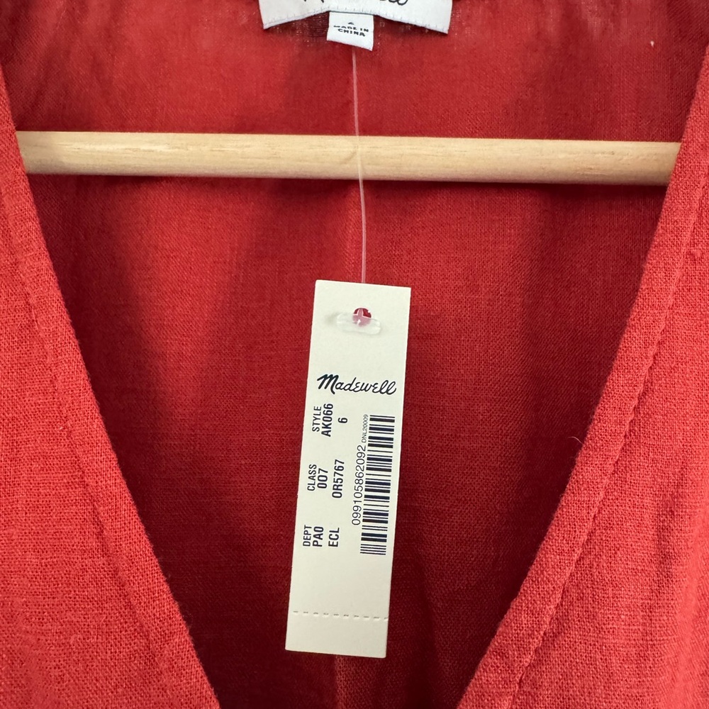 NWT Linen-Blend Ruffle Button-Front Tank - Picture 4 of 6